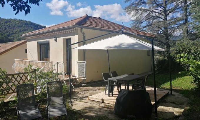 Vals-les-Bains Apartment | La Dolce vita gîte avec terrasse et vue