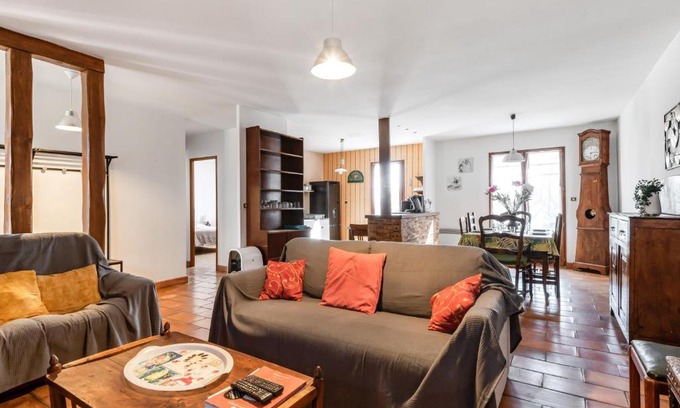 Joyeuse House | La Génova