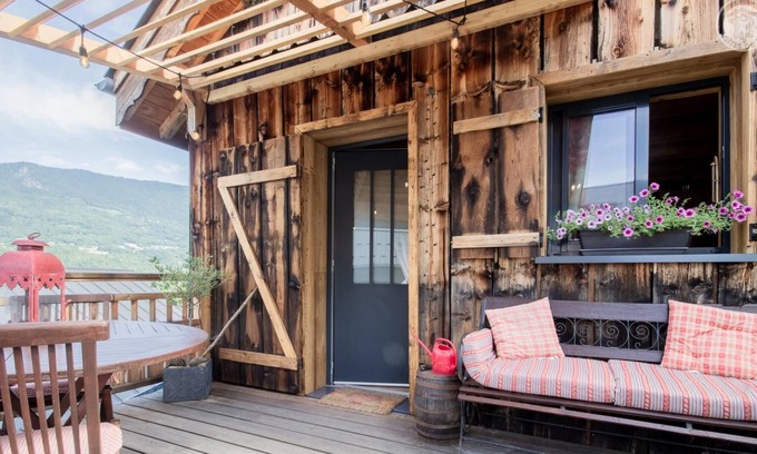 Argentine House | LA Grange - Argentine