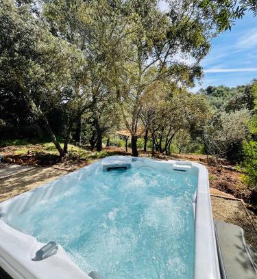 Le Beausset Bed & Breakfast | La grange des amoureux piscine jacuzzi et massages