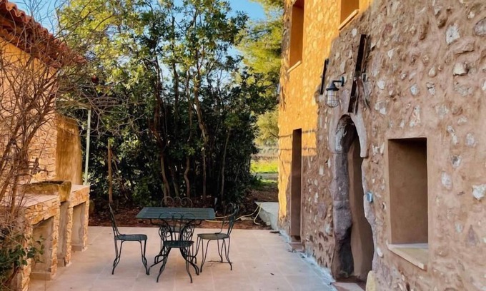 Cuers House | La Grange du Vendangeur, in the heart of organic vineyards.