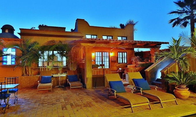 Todos Santos House | La Hacienda Romantic Pool View Villa