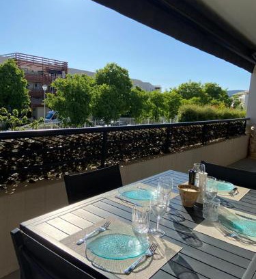 Saint-Cyr-sur-Mer Apartment | La Huperie