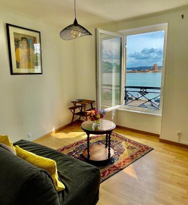 Camaret-sur-Mer Apartment | La Langouste ROUGE