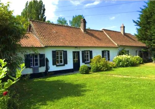 Favieres House | La Longère au Fil des Saisons