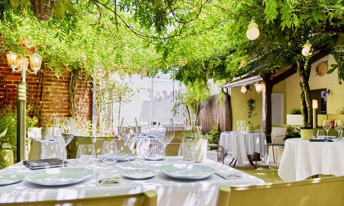 Semblancay Hotel | La Mère Hamard