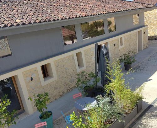 Montreal House | La Métairie Du Clos Saint Louis, 4 chambres pour 8 personnes