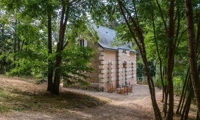 Sainte-Catherine-de-Fierbois Villa | La Maison Rose - 80 m2 - 2 Schlafzimmer - 1 Badezimmer - 5 Personen