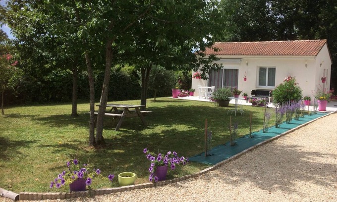 Jonzac House | La MaisAnnette: a peaceful setting for your vacation or spa treatment in Jonzac