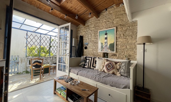 Saint-Georges-d'Oleron House | La Maison des Rimes 🏡🚲🌸 Typical vacation in Oléron