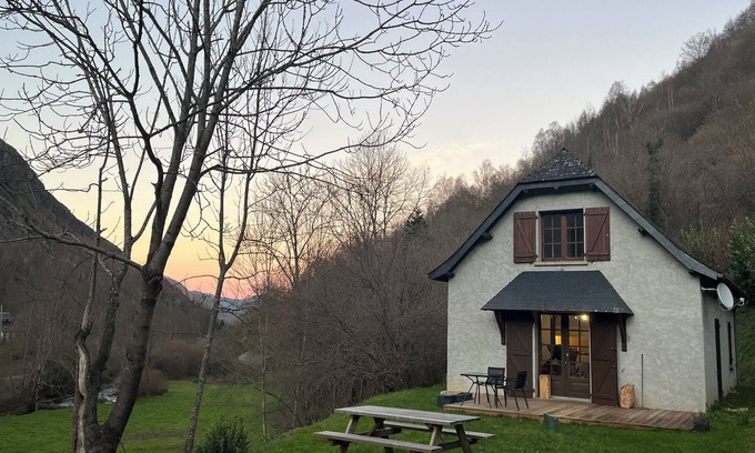 Estaing House | La Maison au bord du Gave
