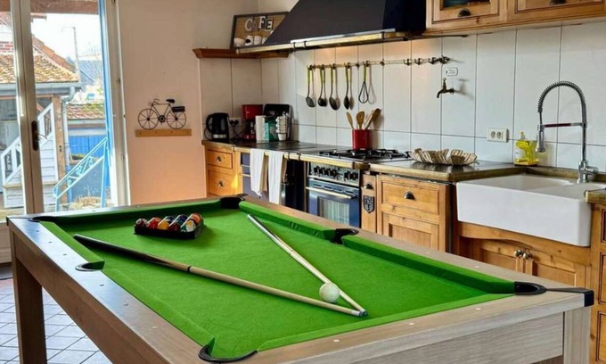 Cottenchy House | "La Maison Bleue", calme, jardin, billard