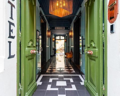 Salon-de-Provence Hotel | La Maison d'été