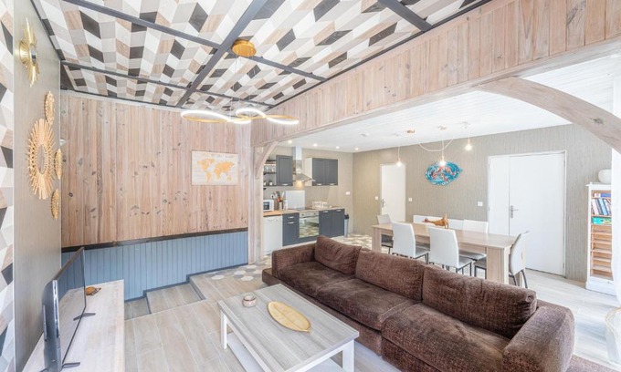 Villaines-les-Rochers Apartment | La Maison du Bois Brûlé 3 - Avec piscine partagée