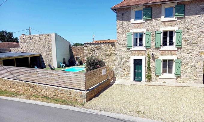 Peyrat-de-Bellac House | La maison de l'Anglaise - Gîte sleeps 15