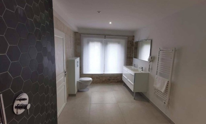 Sciecq House | La Maison Des Mariés