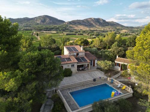 Saint-Hippolyte-le-Graveyron Villa | La maison des oliviers