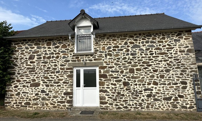 Miniac-Morvan Apartment | La Maison du Chêne 1