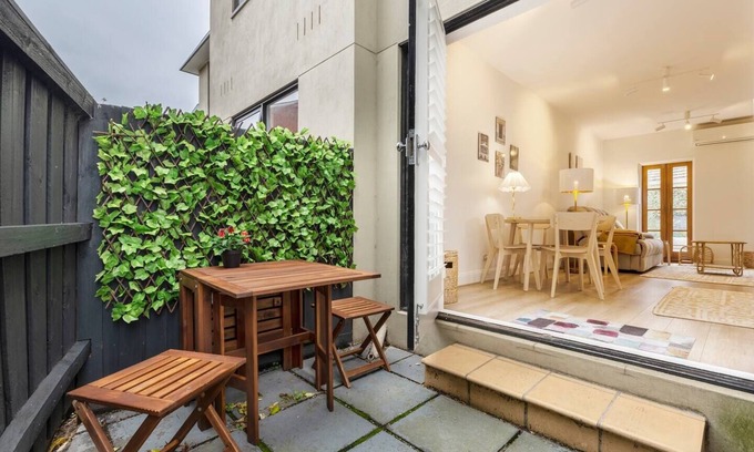 Kew East House | La Maison Parisian Charm moments from High Street