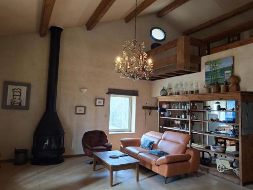 Eyragues Apartment | La Maison perchée - Mas de Rousseau