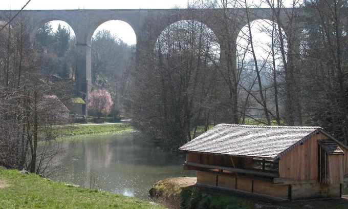 Semur-en-Auxois House | La maisonette du bateau lavoir