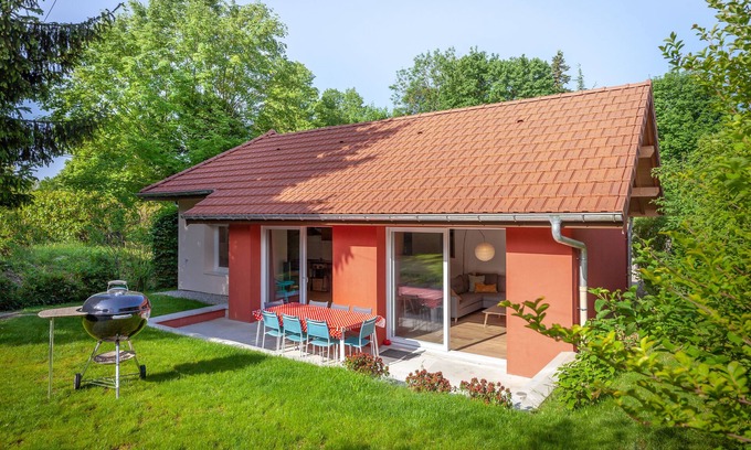 Aix-les-Bains Villa | La Maisonnette-Aix | House with Garden in Aix-les-Bains