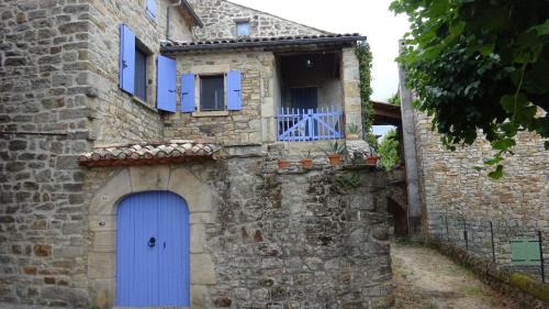 Les Assions House | La Manchote