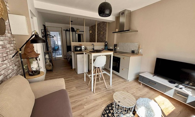 Calais Apartment | La Mandragore