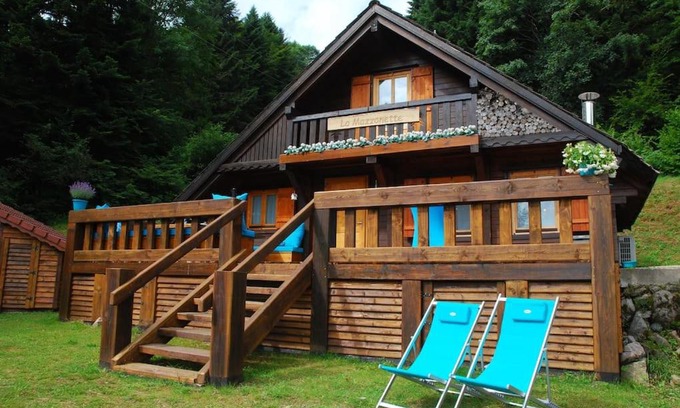 Dommartin-les-Remiremont Ski Chalet | La Mazzonette - 4* chalet in de natuur met hottub