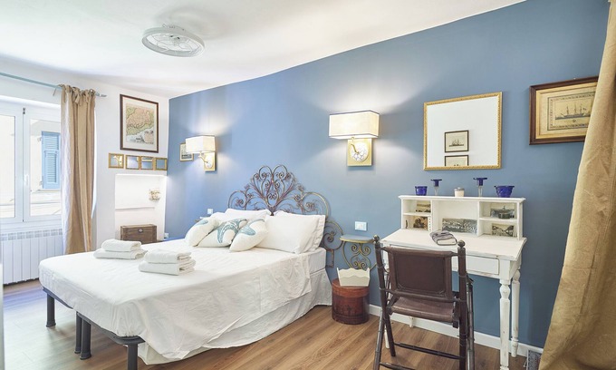 Albenga Apartment | La Medusa Blu - Two Bedroom Apartment, Sleeps 3
