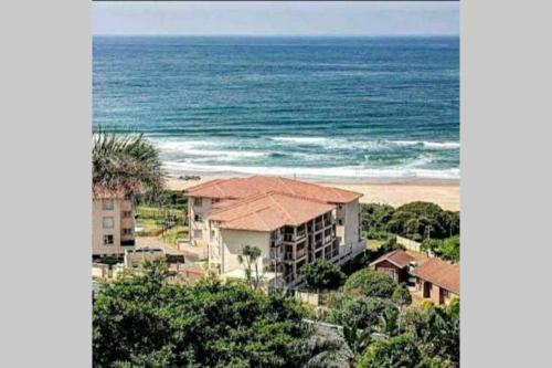Illovo Beach Apartment | La Mer Stunning Beachfront Apartment
