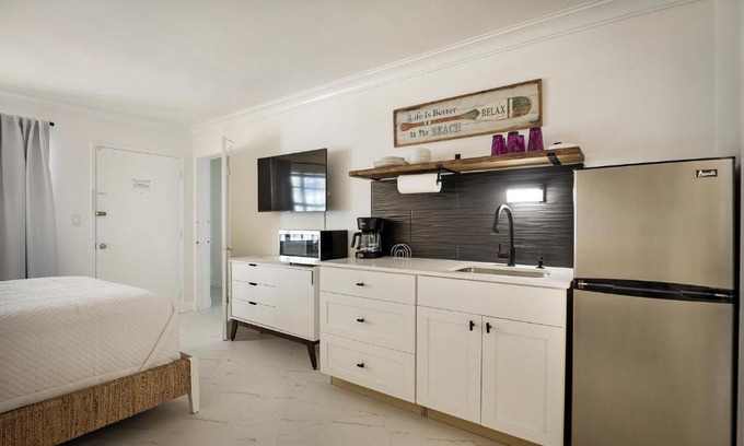 Lauderdale-by-the-Sea Hotel | La Mer Suites