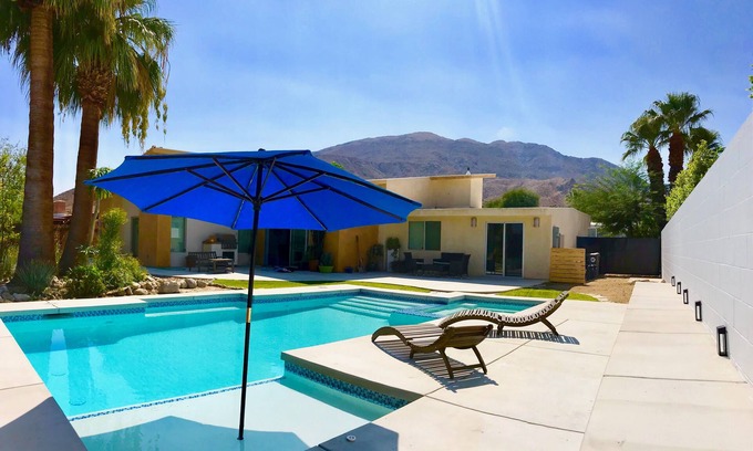 Magnesia Falls Cove House | La Moderna - Salt Water Pool & Spa, Memory Foam Beds in Every Room.