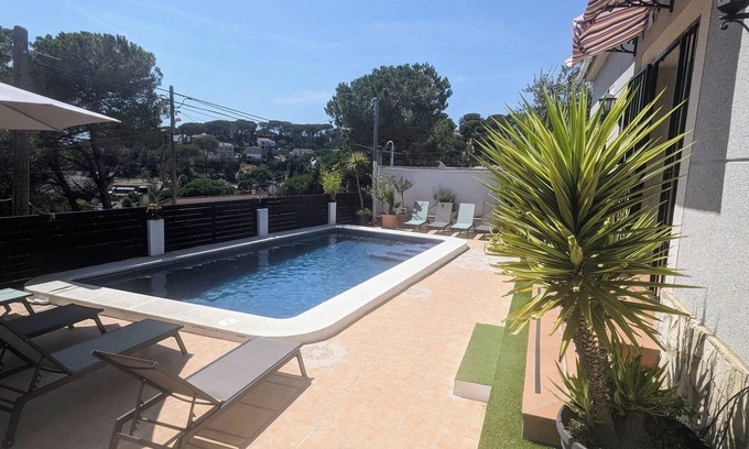 Vidreres Villa | La Ola - villa with swimming pool