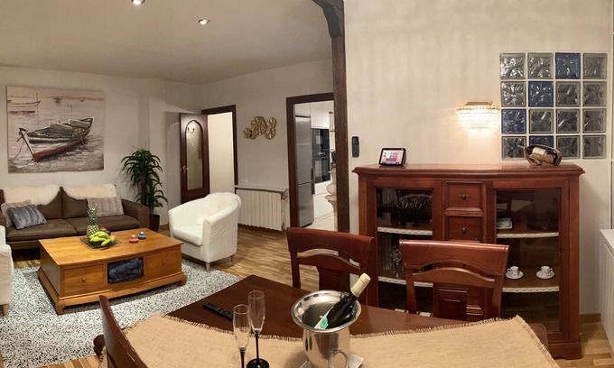 Viladecans Apartment | La pastora Gava, Apartment with parking near Barcelona.