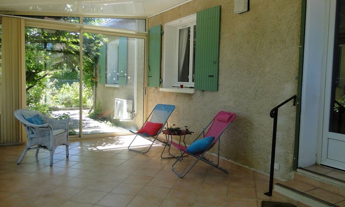 Lorgues Villa | 'La Petite Maison' Provencal charm, downtown, quiet, protected environment