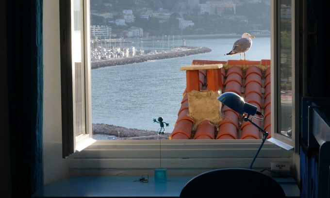 Alpes-Maritimes Apartment | La petite Mandarine bleue, sea view, TV, wifi, 5-minute walk to the beach