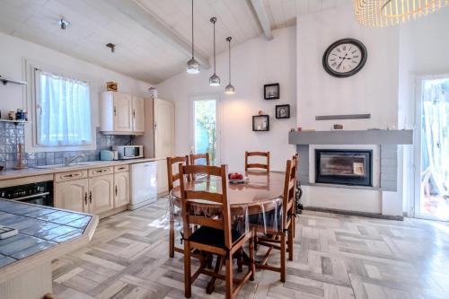 Salavas House | La Pinède