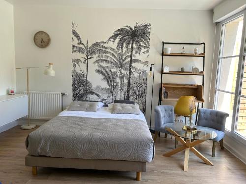 Centre Ville Apartment | La Pléiade Dorée - Extra Centre - Wifi HD - Terrasse & Jardin