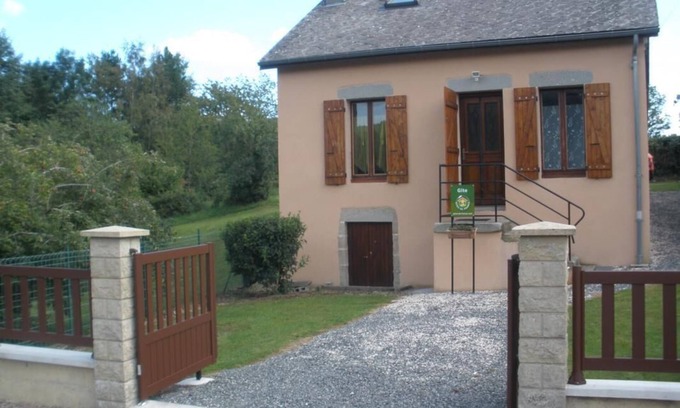 La Celle-en-Morvan House | La Place - CELLE-EN-MORVAN (LA)