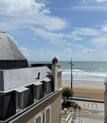 Les Sables d'Olonne Apartment | La Plage Studio lumineux, balcon vue mer
