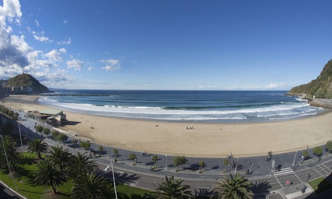 Gros Apartment | LA PLAGE ZURRIOLA, amazing sea views