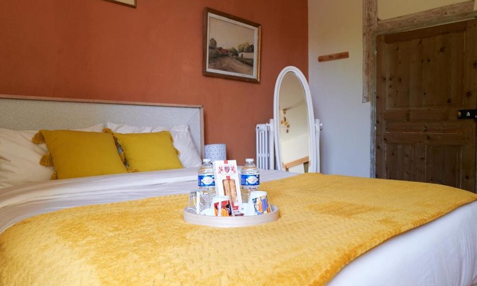 Cluny Bed & Breakfast | La Porte des Prés