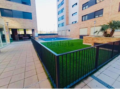 Logrono Apartment | La Puerta de Logroño, con piscina y garaje!