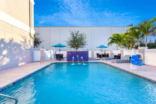 Pinecrest West Park Hotel | La Quinta by Wyndham Tampa Central