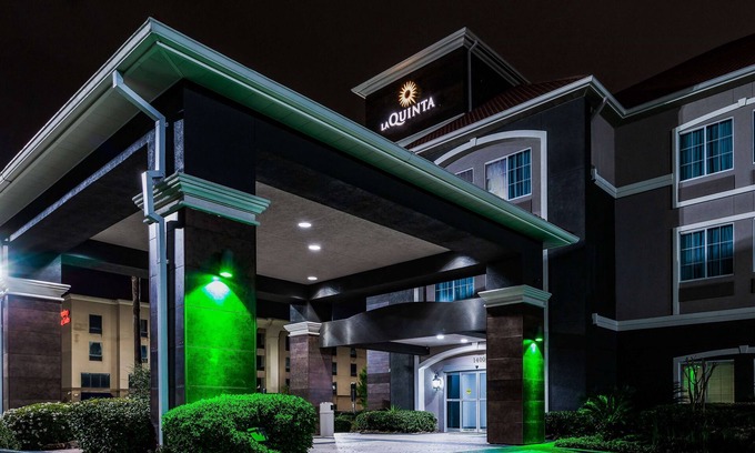 Tomball Hotel | La Quinta Inn & Suites by Wyndham Tomball
