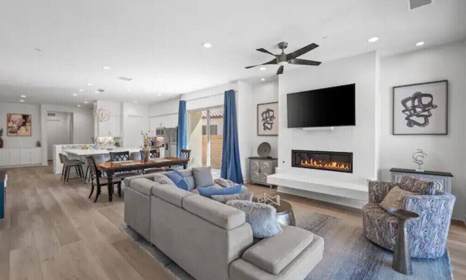 La Quinta House | La Quinta Mountain View Getaway