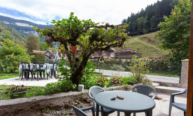 Saint-Pierre-d'Entremont Apartment | La rivière de St Meme