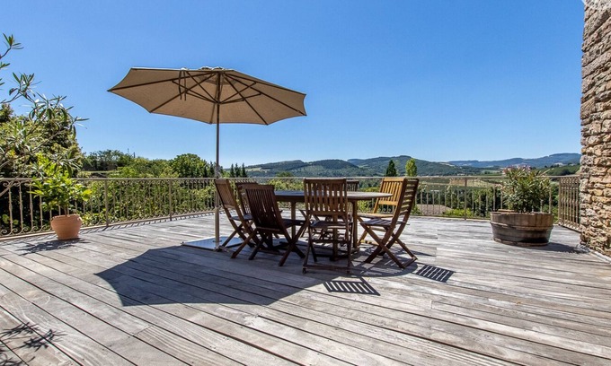 La Roche-Vineuse House | La Roche aux Fées - THE WINE ROCK