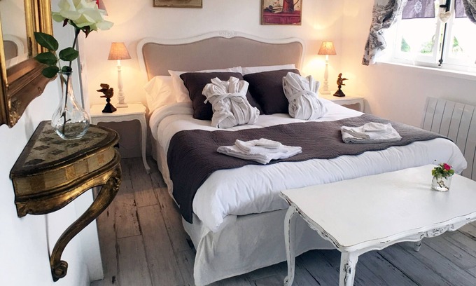 Berville-sur-Mer Bed & Breakfast | La Romanesque, charming bed and breakfast with breakfast